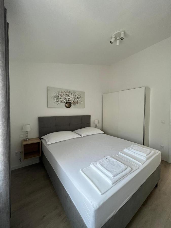Villa Luxuria Baška Voda エクステリア 写真