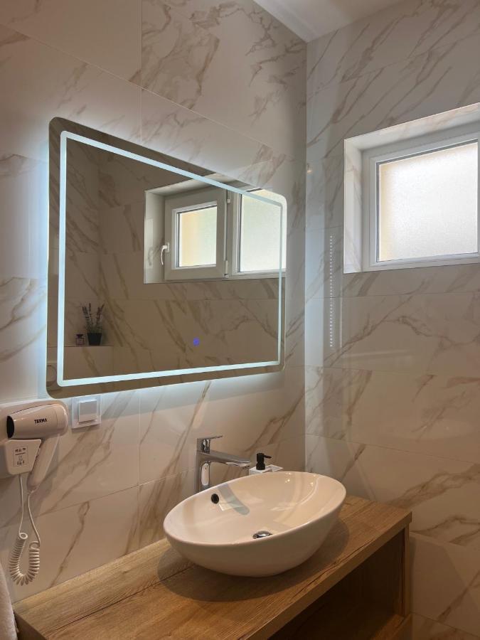 Villa Luxuria Baška Voda エクステリア 写真
