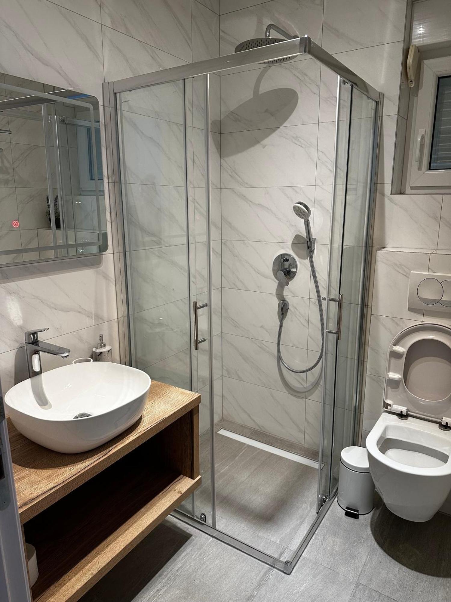 Villa Luxuria Baška Voda エクステリア 写真